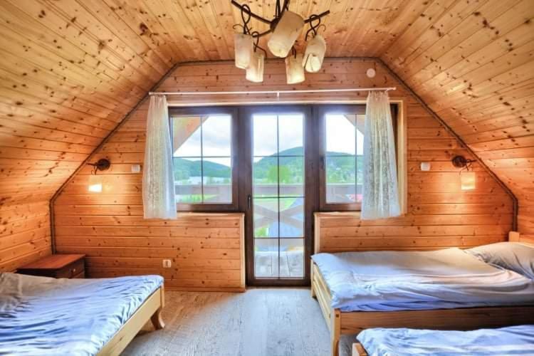Domki Caloroczne Domkowstwo Bobrka Exteriör bild
