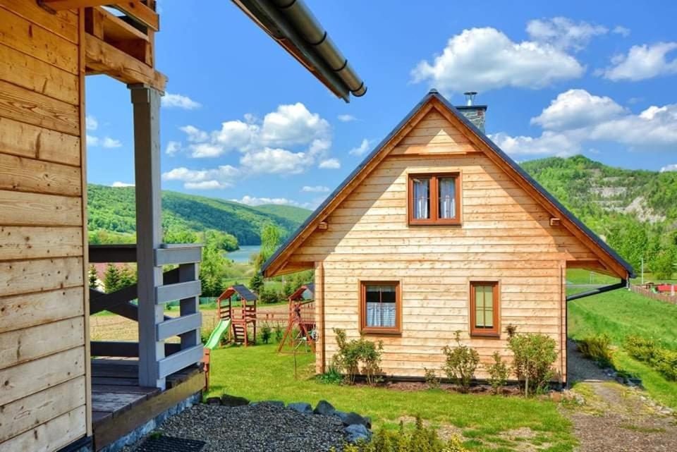Domki Caloroczne Domkowstwo Bobrka Exteriör bild