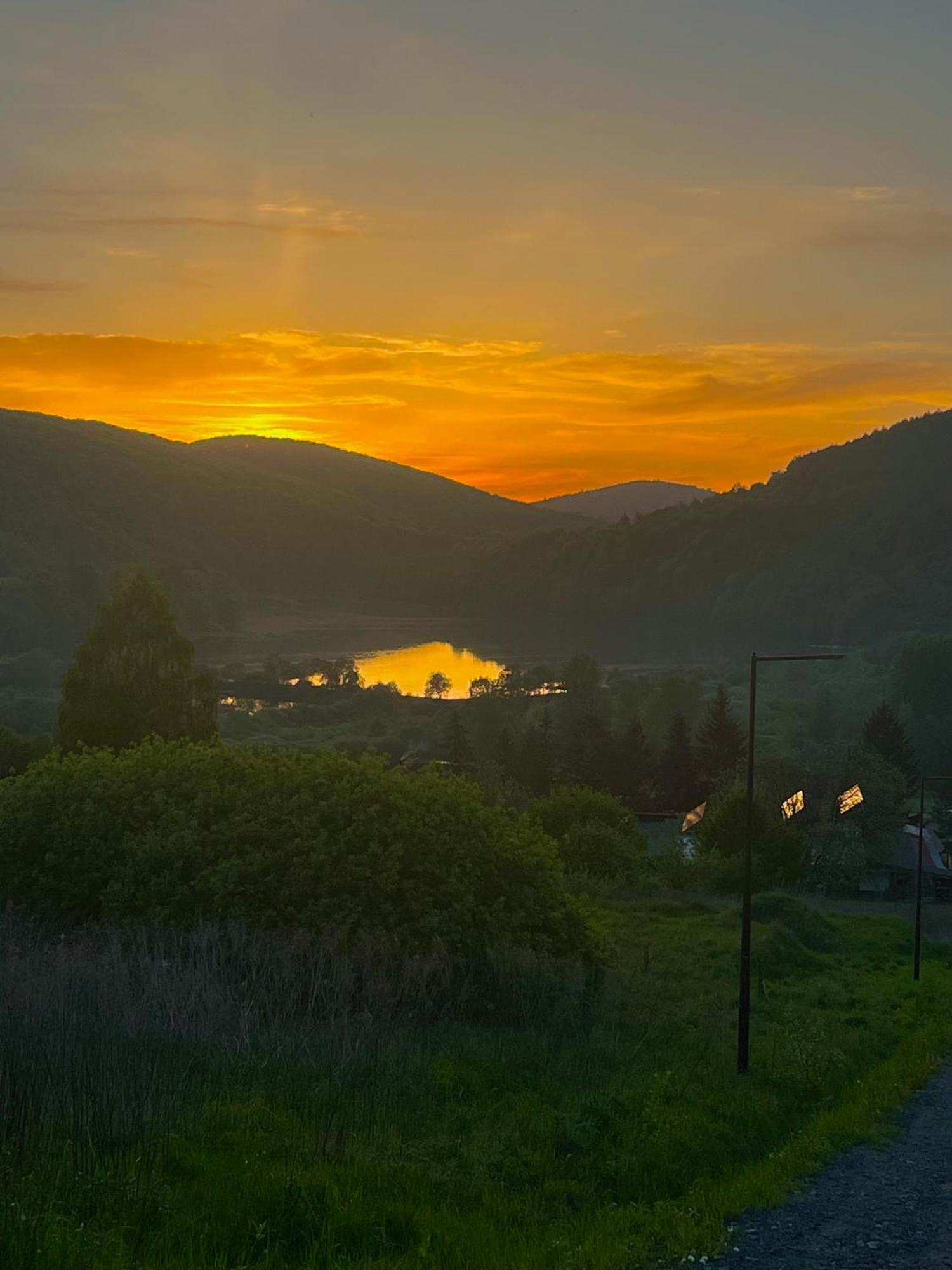 Domki Caloroczne Domkowstwo Bobrka Exteriör bild